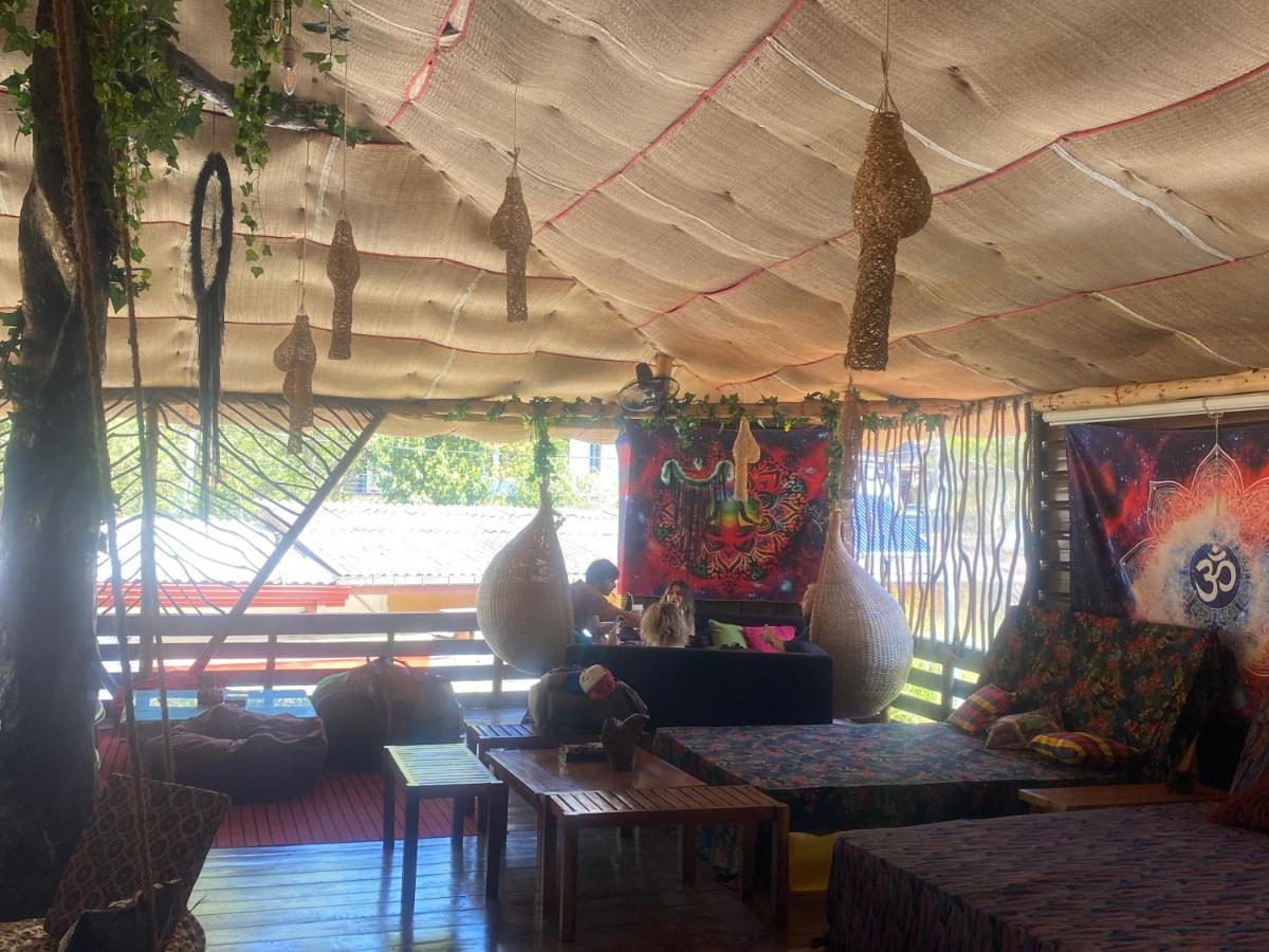 A Lounge Hostel And Cafe Ella Εξωτερικό φωτογραφία