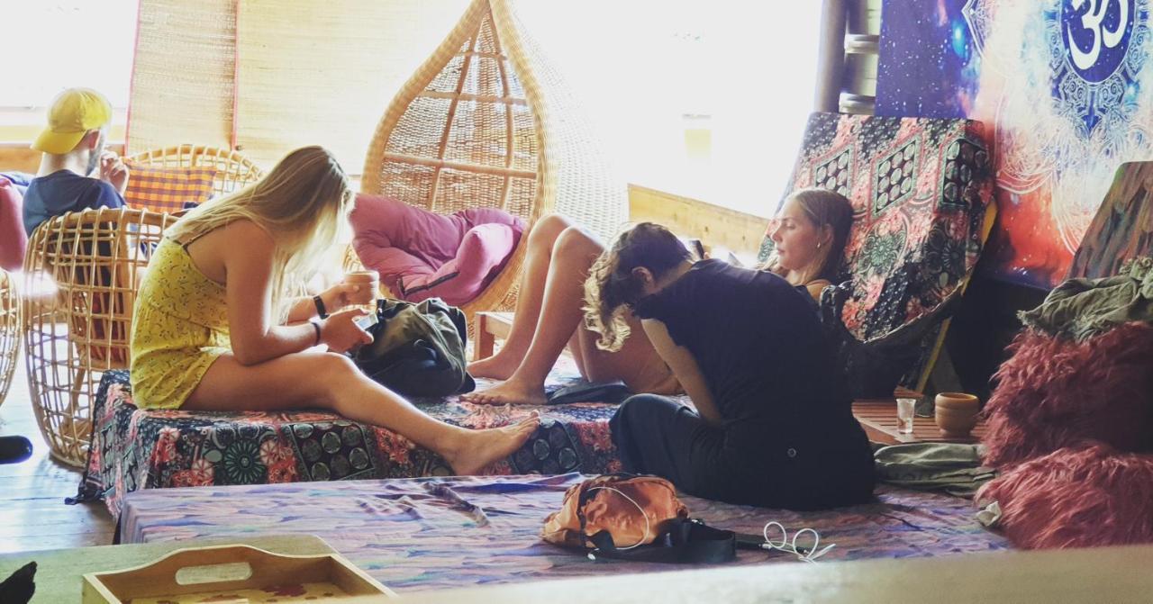 A Lounge Hostel And Cafe Ella Εξωτερικό φωτογραφία