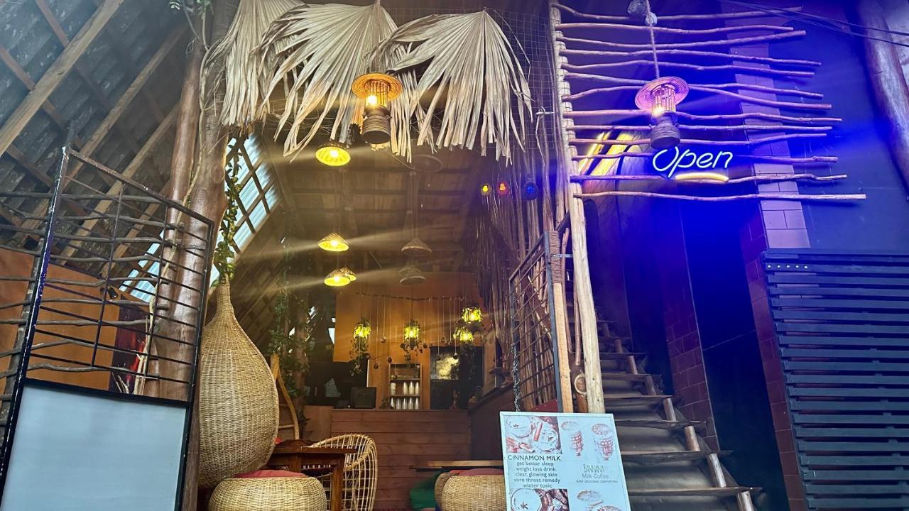 A Lounge Hostel And Cafe Ella Εξωτερικό φωτογραφία