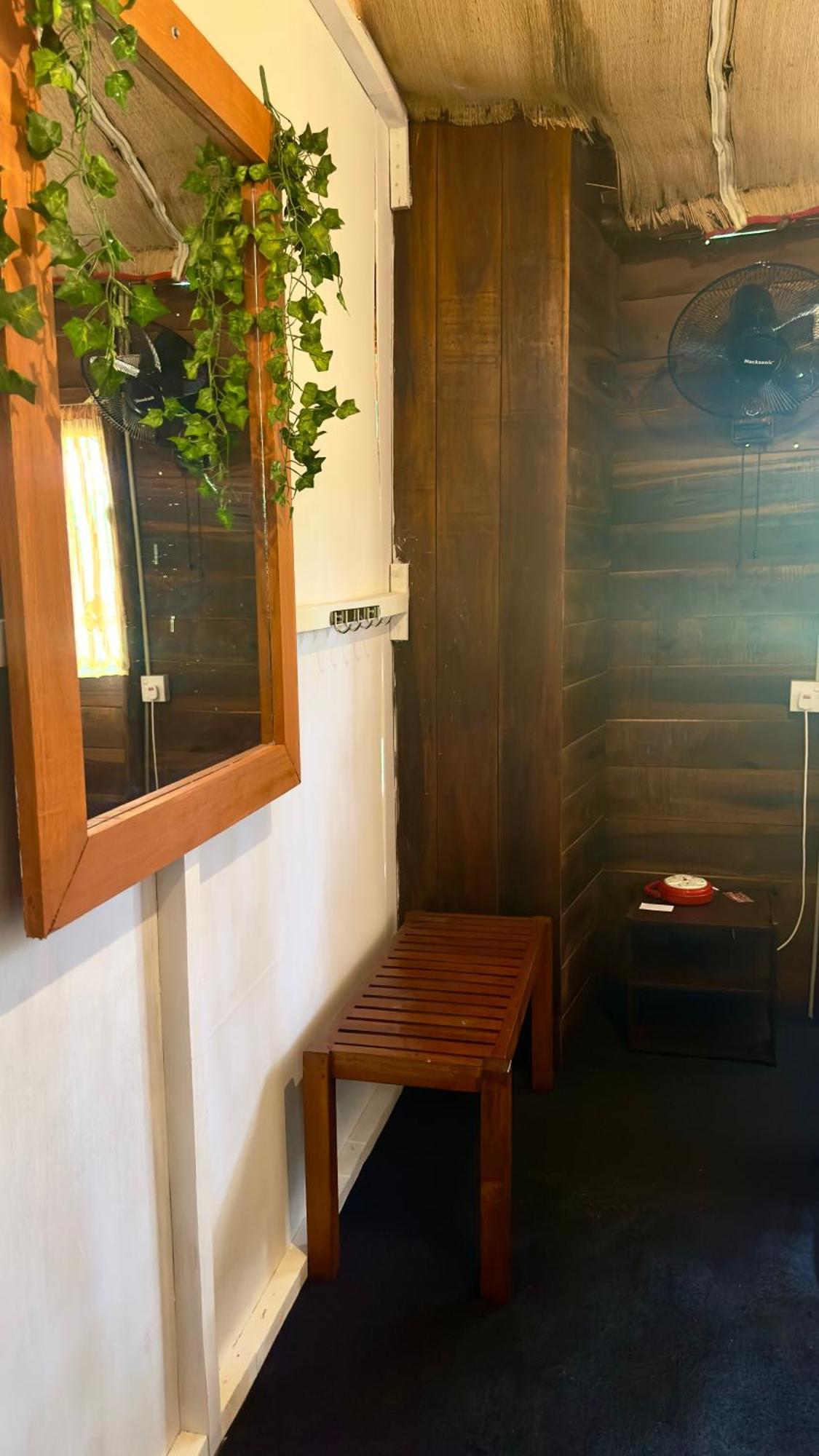 A Lounge Hostel And Cafe Ella Εξωτερικό φωτογραφία