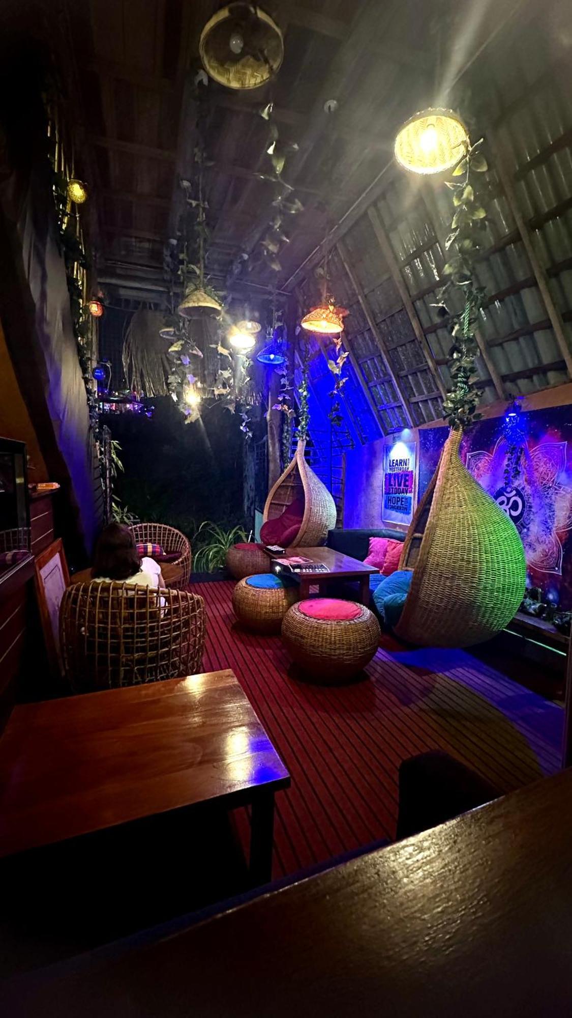 A Lounge Hostel And Cafe Ella Εξωτερικό φωτογραφία