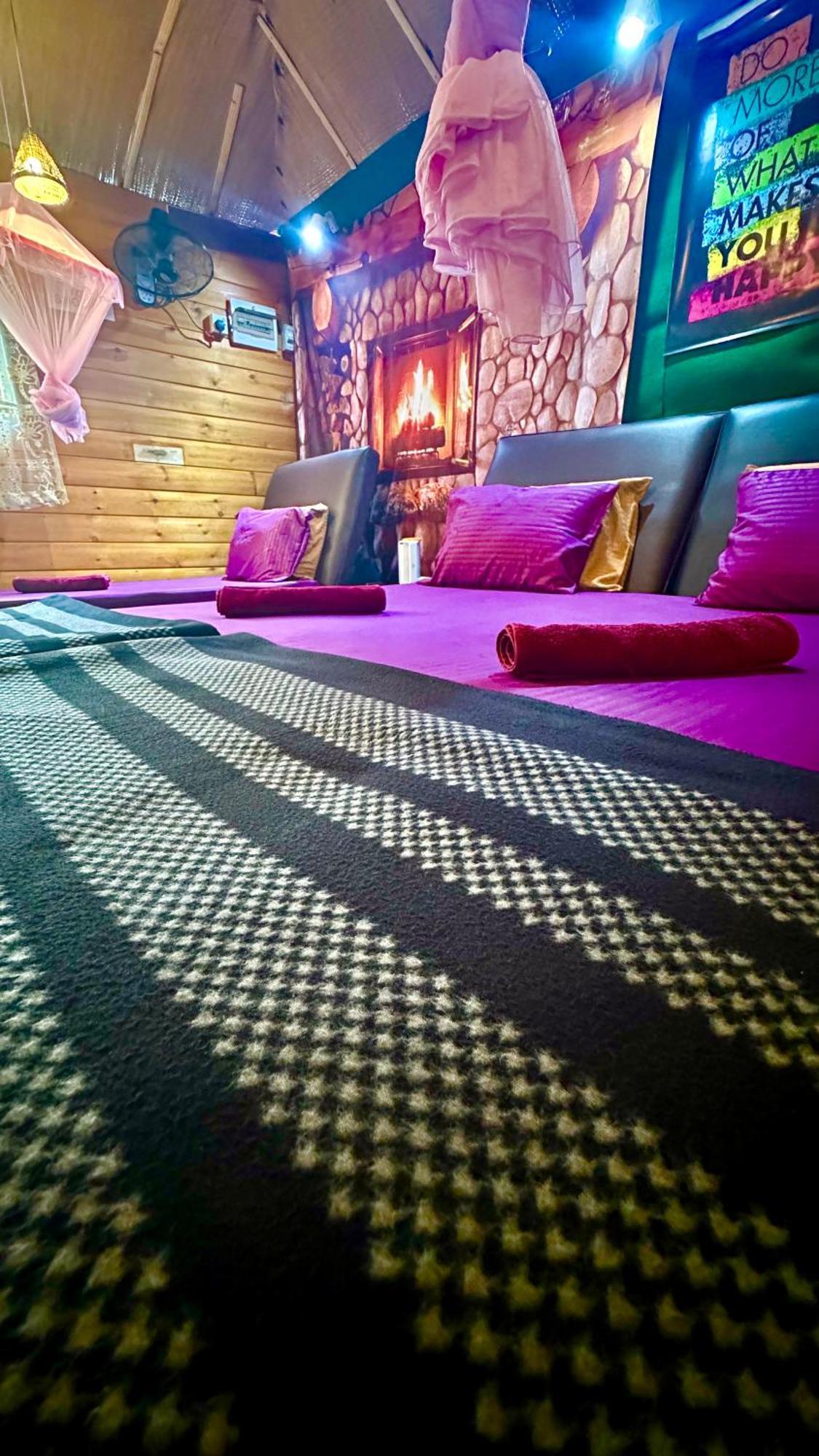 A Lounge Hostel And Cafe Ella Εξωτερικό φωτογραφία